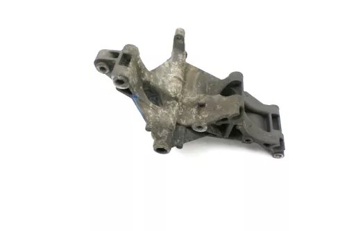 VW Golf 3 Halter Konsole Lichtmaschine Träger 1,9 TDI 90PS 028903139T  1Z AHU ## (156668)