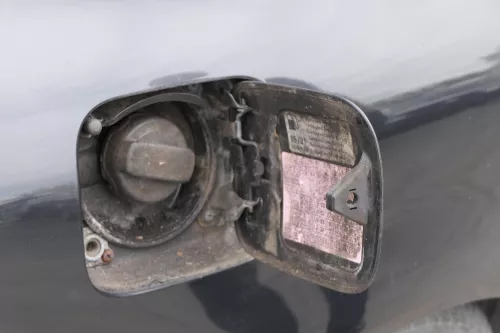 Audi A3 8L Tankdeckel Klappe Tankklappe Tank Schwarz LZ9U (156911)