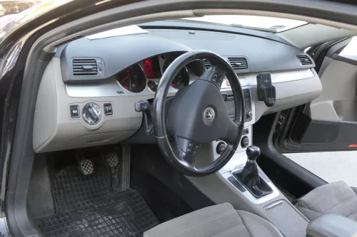 VW Passat 3C B7 Armaturenbrett braun latte macchiato OHNE Anbauteile (157090)