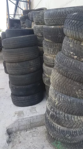 Reifen Altreifen für Export abzugeben teilweise mit Felgen - Preis pro Stück VHB