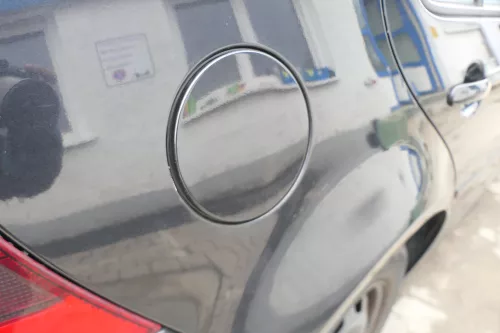 VW Golf 4 Limousine Tankdeckel Deckel Tank Tankverschluß schwarz LC9Z blackmagic (157710)