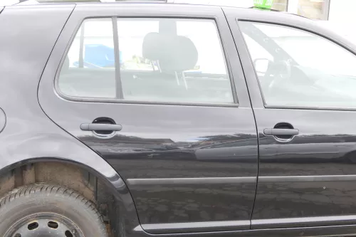 VW Golf 4 Limousine Tür hinten rechts schwarz LC9Z blackmagic (KEINkombi) p