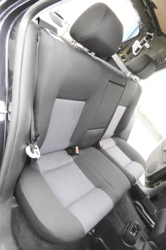 Golf 4 Limousine Sitz Rückbank Rücksitzbank Sitzfläche Sitze Kopfstützen schwarz (157744)