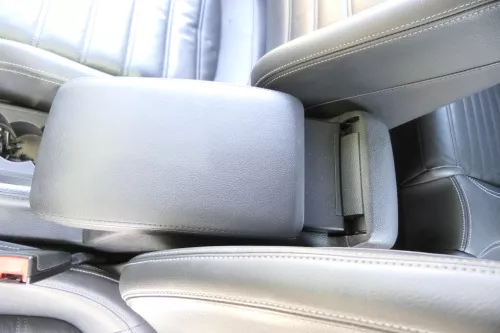 VW Golf 6 5K Scirocco Mittelarmlehne Armlehne Lehne Mitte Original Leder schwarz (158226)