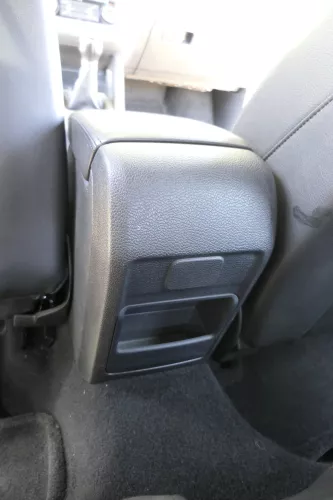 VW Golf 6 5K Scirocco Mittelarmlehne Armlehne Lehne Mitte Original Leder schwarz (158226)