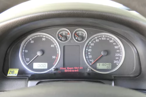 VW Passat 3BG Tacho Kombiinstrument 3B0920807AX TDI AVB AWF AWX 318.000km