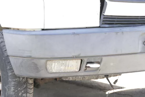 VW T4 Multivan Kurze Version Stoßstange Frontstoßstange vorne bis ca. Bj. 1996 (158395)