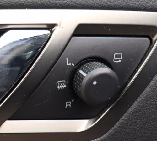 Skoda Superb 3U ektrischer Spiegel Schalter vorne links Spiegelschalter 3U195956