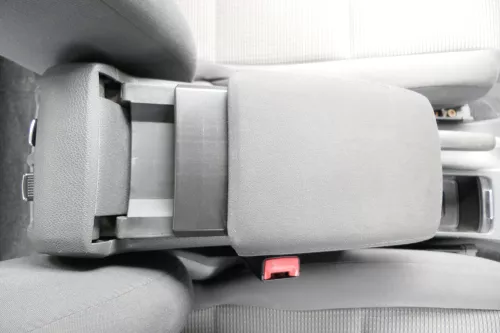 VW Golf 6 5K Mittelarmlehne Armlehne Lehne Mitte Original verschiebar schwarz (158603)