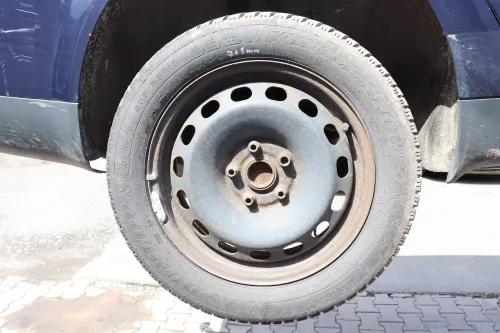 Skoda Superb 3U Passat 3BG Felgen Reifen Winterreifen M+S 205/55 R16 91H 5-8mm (158656)