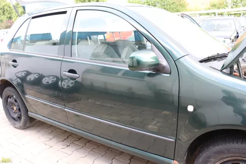 Skdoa Fabia 6Y Kombi + Limousine Tür vorne rechts Beifahrertür grün LF8C ohneAnb