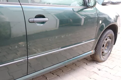 Skdoa Fabia 6Y Kombi + Limousine Tür vorne rechts Beifahrertür grün LF8C ohneAnb (158665)