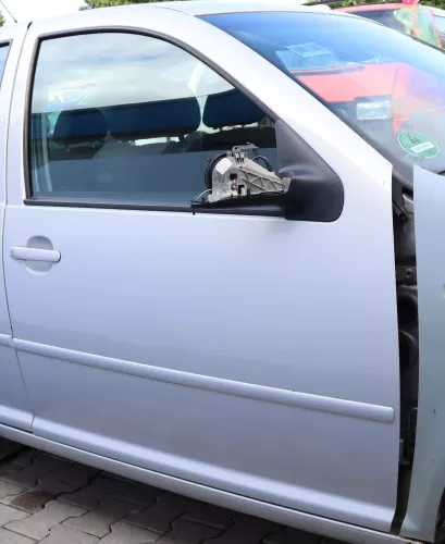 VW Golf 4 Bora Tür vorne rechts Beifahrertür 4/5-Türer + Kombi silber LB7Z satin