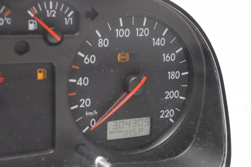 VW Golf 4 Tacho Tachometer Kombiinstrument 304.000km 1J0919860 1,4 16V 75PS 55kw (158833)