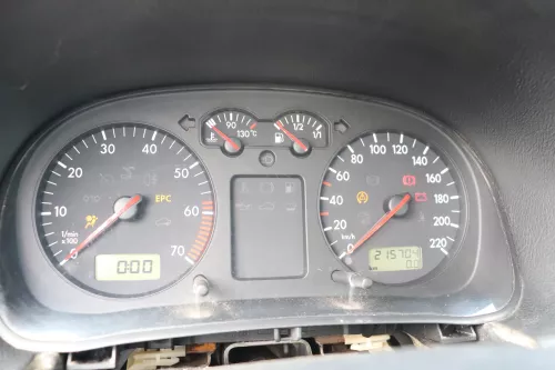 VW Golf 4 Tacho Tachometer Kombiinstrument 215.000km 1J0920802 1,4 16V 75PS 55kw