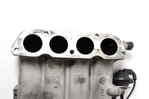 VW Passat 3A 35i Golf 3 Ansaugbrücke Ansaugkrümmer 1,6 AFT AKS 037133205A (158972)
