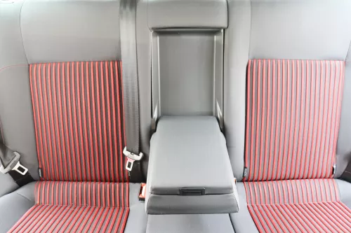 VW Polo 9N 9N3 Sitz Rückbank Sitzfläche Sitze 3 Punkt Gurt hinten rot Kopfstütze (159181)