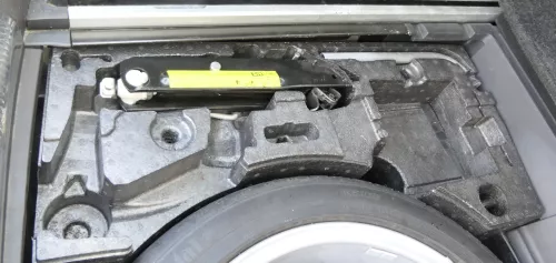 Passat 3C B7 Bordwerkzeug Pannenset Wagenheber für Ersatzrad Notrad Schlüssel