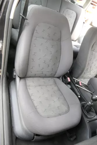 VW Caddy 3 2k Sitz Fahrersitz vorne links +rechts Beifahrersitz Sitzheizung