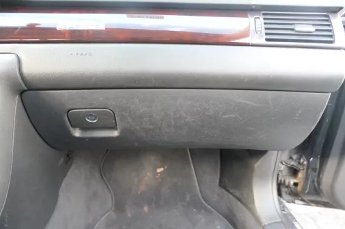 Audi A6 4B C5 Handschuhfach 4Z7857035  6PS soul schwarz (159342)