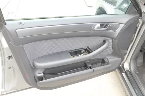 Audi A6 4B Türverkleidung Verkleidung Tür vorne +hinten links rechts soul schwar (159347)