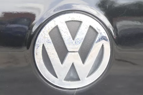 VW Fox 5Z Heckklappe Kofferraumklappe Klappe hinten + Scheibe schwarz L041 uni d (159474)