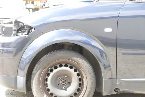 Audi A2 8Z Kotflügel vorne links blau LZ5Q kobaltblau