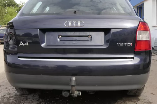 Audi A4 8E B6 Kombi Avant Stoßstange hinten mit Spoiler schwarz blau LZ5L