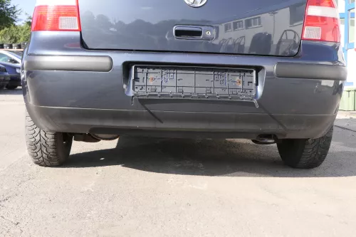 VW Golf 4 Limousine Stoßstange hinten Heckstoßstange Stoßfänger blau grau LC7V h