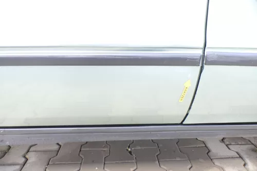 Audi 80 90 Limousine Stufenheck Tür hinten rechts Rahmen Türblatt grün LY6N ohne (159843)