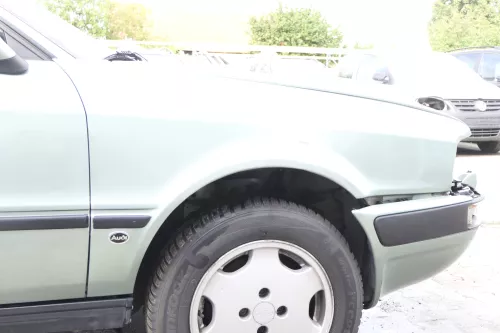 Audi 80 Kotflügel vorne rechts grün LY6N - Beule - Dellen