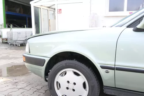 Audi 80 Kotflügel vorne links grün LY6N
