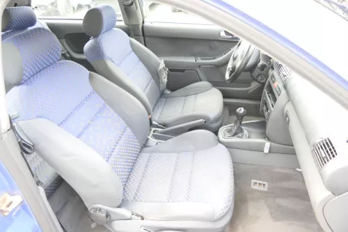 Audi A3 8L Sitz Fahrersitz vorne links 2/3-Türer klappbar höhenverstellbar blau (159863)