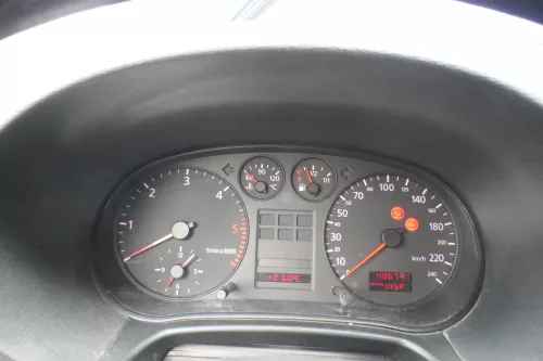 Audi A3 8L Tacho Tachometer Kombiinstrument 8L0919860D 406.000km TDI Diesel
