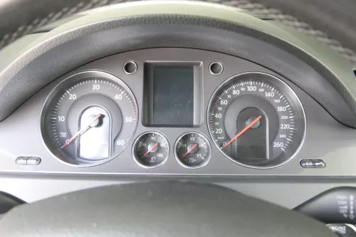 Passat 3C CC Mittelkonsole Verkleidung Radio Klappe Abdeckung Dekor dark rhodium (160026)