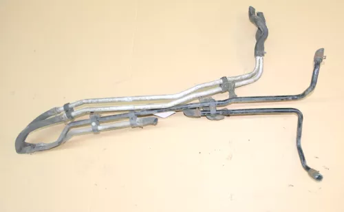 VW Sharan 7M Leitung Kühlwasser Kühlflüssigkeit unterm Auto nach hinten TDI