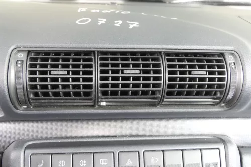 Audi A4 B5 Lüftungsdüse Düse Lüftung Mitte 8D0820951  01C Lüftungsgitter