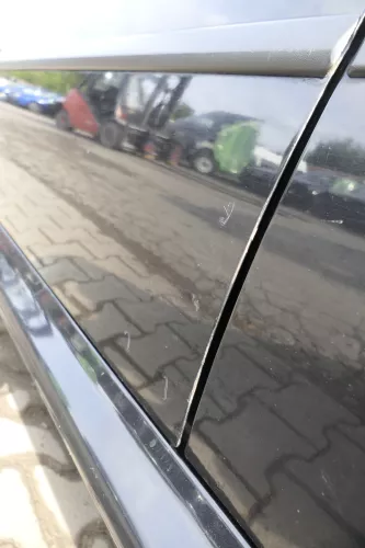 Skoda Octavia 1U Kombi + Limo Tür vorne links Fahrertür schwarz LF9R - ohne Anba (160206)