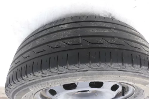 4x  VW Golf 4 Bora 195/65 R15 91T Sommerreifen 6jx15H2 ET38  ca. 3-5-7mm (160216)