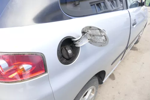Seat Ibiza 6L Tankdeckel Deckel Tank Tankverschluß silber grau LS7N