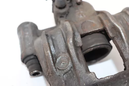 VW LT 35 2D Bremssattel Bremszylinder rechts hinten 2D0615424B Bosch (160275)