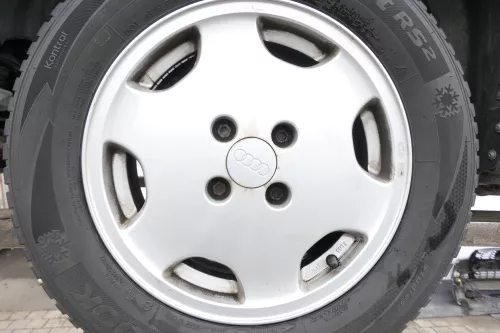 4x Audi A4 100 Alufelgen 195/65 R15 91T Winterreifen Reifen 4-8mm 8A0601025B (160368)