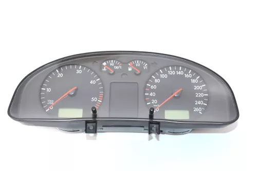 VW Passat 3B Tacho Tachometer Kombiinstrument 327.000km 3B0920800A TDI