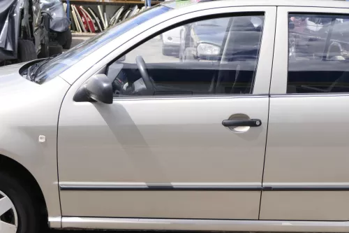 Skoda Fabia 6Y Kombi + Limousine Tür vorne links Fahrertür gelb gold beige LF8F