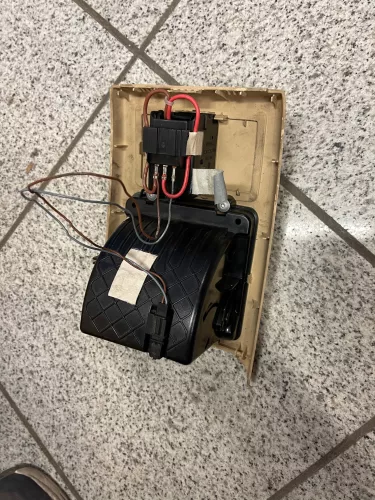 VW Passat 3BG Mittelarmlehne Armlehne Fach Lehne Mittelkonsole sonnebeige beige (160820)