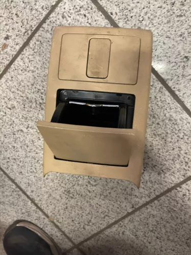 VW Passat 3BG Mittelarmlehne Armlehne Fach Lehne Mittelkonsole sonnebeige beige (160820)