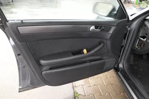 Audi A6 4B Türverkleidung Verkleidung Tür vorne hinten links rechts soul schwar (160826)