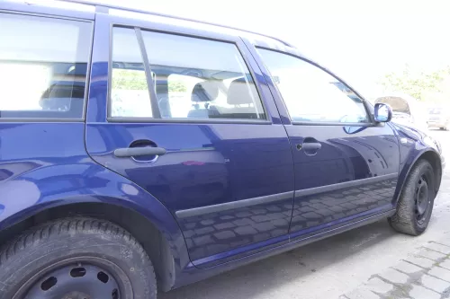 VW Golf 4 Bora Tür hinten rechts nur Kombi /Variant blau LB5N indigoblau ohne An