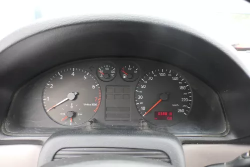 Audi A4 B5 Tacho Tachometer Kombiinstrument 338000km 8D0919861C Benziner 1,8 ADR