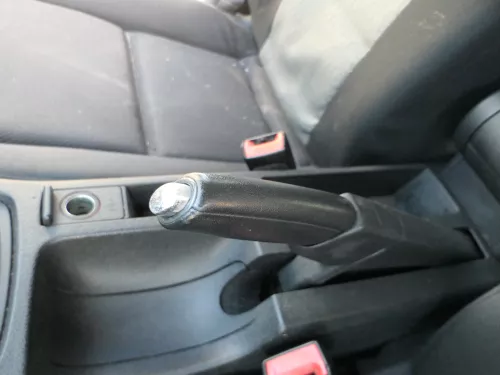 Audi A4 8E B6 B7 Handbremse Feststellbremse schwarz Leder Griff (160989)